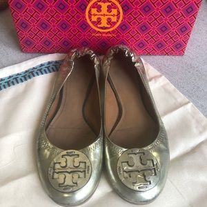 Gold metallic TORY BURCH flats - size 8